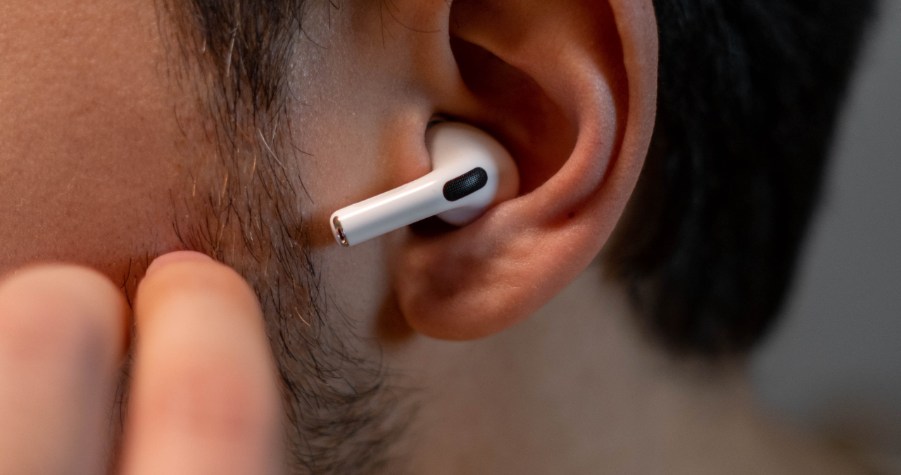 Read more about the article How to Fix AirPods Pro That Keeps Beeping? Foolproof Hacks!